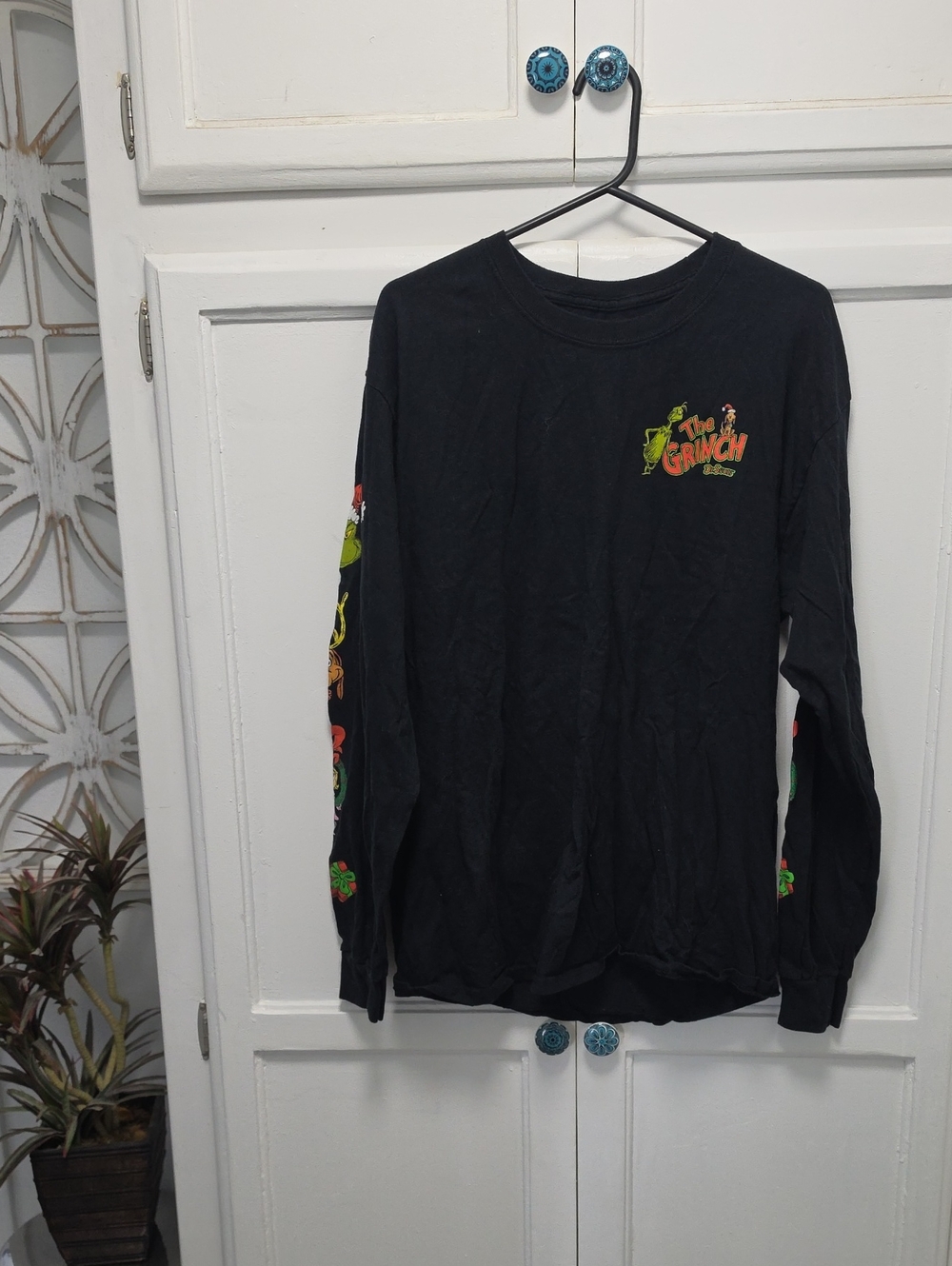 The Grinch Woman's Black Long-Sleeve Graphic Tee